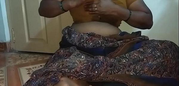  Real Indian big boobs aunty